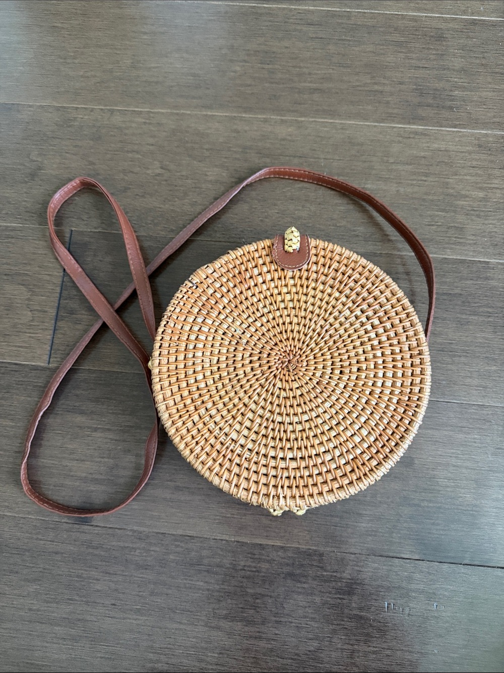 Round Woven Crossbody Bag in Brown